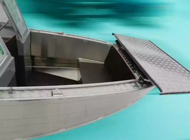 Алюминиевый катер Wyatboat-430T DCM Трансформер в Самаре Алюминиевый катер Wyatboat-430T DCM Трансформер в Самаре