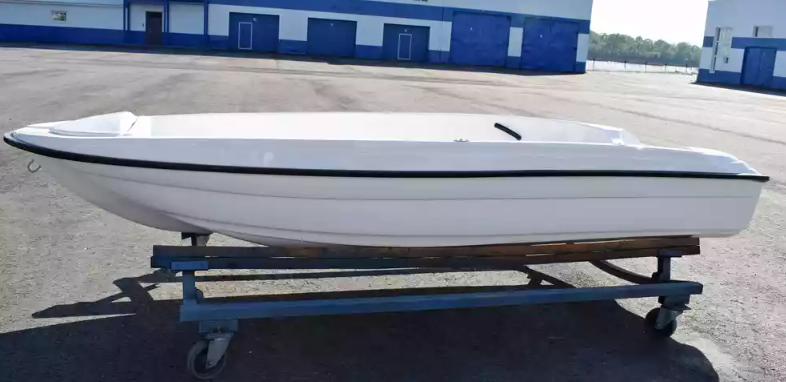 Стеклопластиковая лодка Пингвин (тримаран) в Самаре