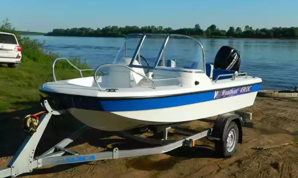 Стеклопластиковый катер Wyatboat-430 DC (тримаран) в Самаре Стеклопластиковый катер Wyatboat-430 DC (тримаран) в Самаре