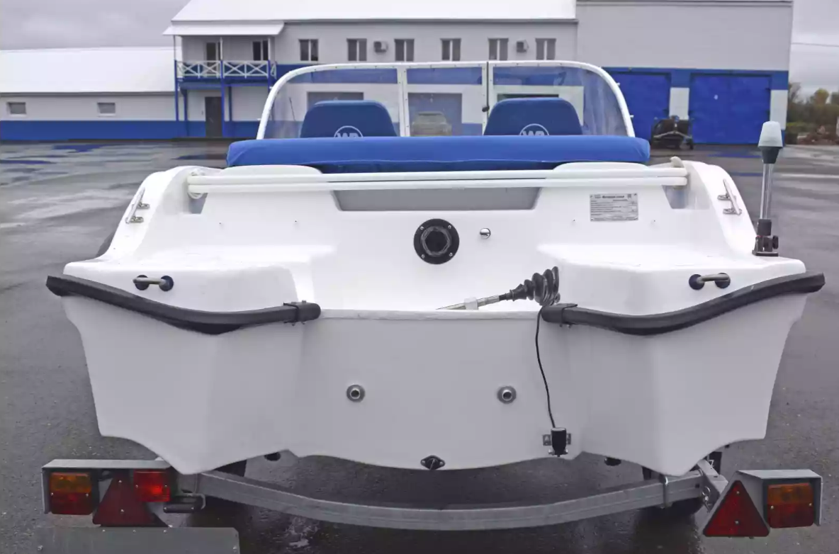 Стеклопластиковый катер Wyatboat-430DCМ (килевая) в Самаре Стеклопластиковый катер Wyatboat-430DCМ (килевая) в Самаре