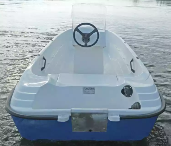 Стеклопластиковая лодка Пингвин с консолью (тримаран) в Самаре