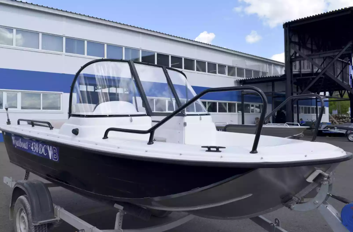 Комбинированный катер Wyatboat-430 DC в Самаре Комбинированный катер Wyatboat-430 DC в Самаре