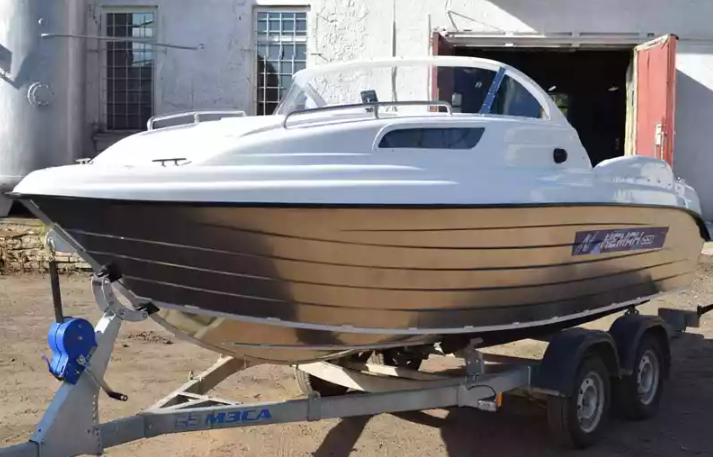 Комбинированный катер Neman-550 с каютой в Самаре Комбинированный катер Neman-550 с каютой в Самаре