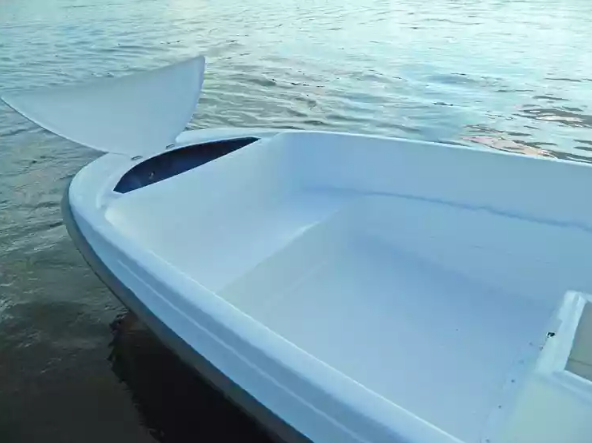Стеклопластиковая лодка Пингвин с консолью (тримаран) в Самаре