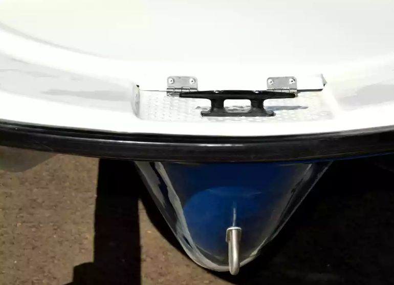 Стеклопластиковая лодка Пингвин с консолью (тримаран) в Самаре