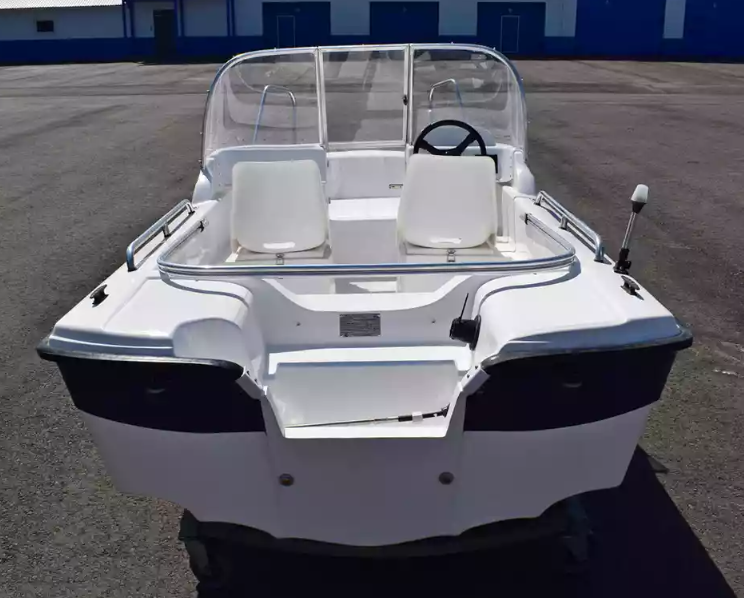 Стеклопластиковый катер Wyatboat-430 DC (тримаран) в Самаре Стеклопластиковый катер Wyatboat-430 DC (тримаран) в Самаре