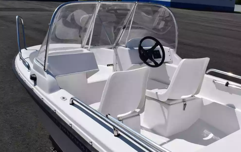 Стеклопластиковый катер Wyatboat-430 DC (тримаран) в Самаре Стеклопластиковый катер Wyatboat-430 DC (тримаран) в Самаре