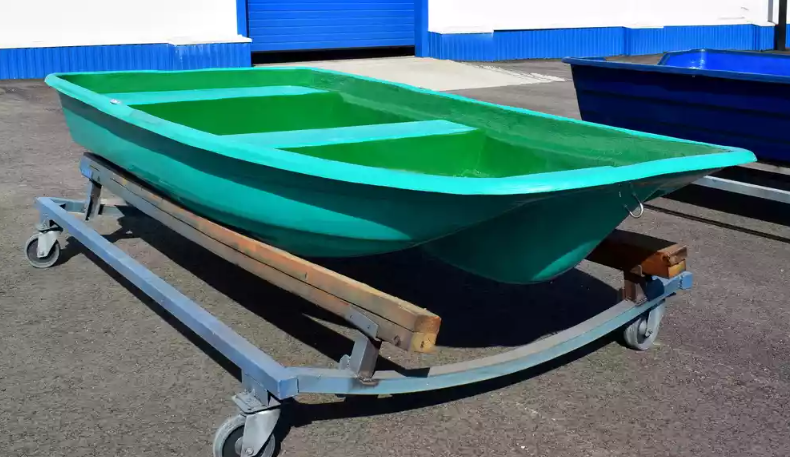 Стеклопластиковая лодка Старт (тримаран) в Самаре
