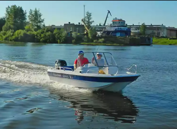 Стеклопластиковый катер Wyatboat-430 DC (тримаран) в Самаре Стеклопластиковый катер Wyatboat-430 DC (тримаран) в Самаре