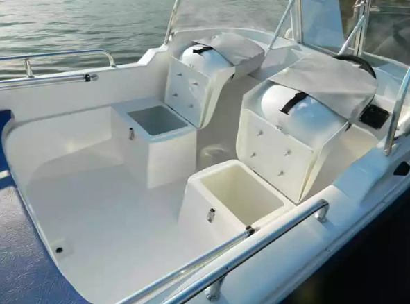 Стеклопластиковый катер Wyatboat-430 M (тримаран) в Самаре Стеклопластиковый катер Wyatboat-430 M (тримаран) в Самаре