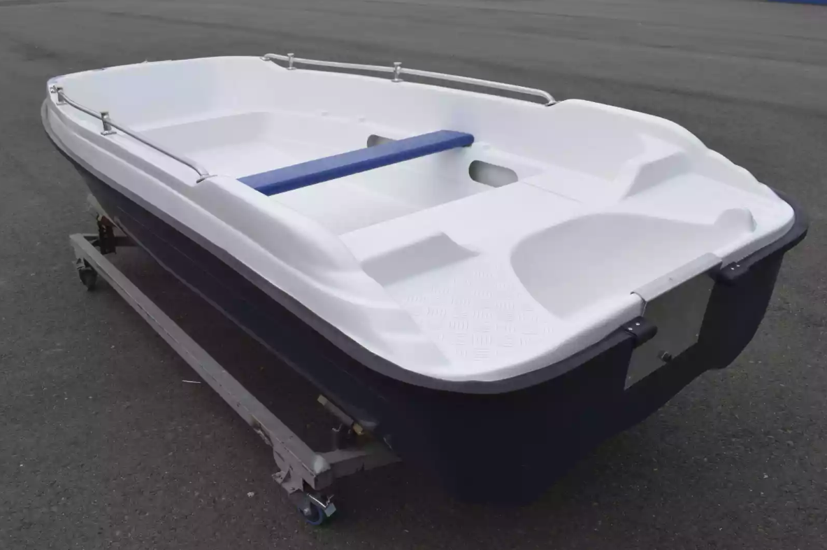 Стеклопластиковая лодка Пингвин New (тримаран) в Самаре