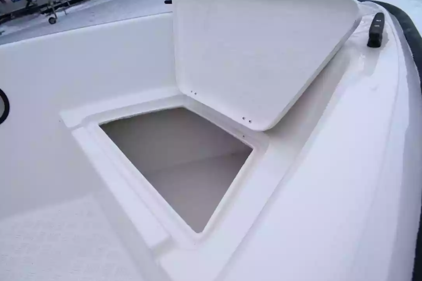 Стеклопластиковый катер Wyatboat-430DCМ (килевая) в Самаре Стеклопластиковый катер Wyatboat-430DCМ (килевая) в Самаре