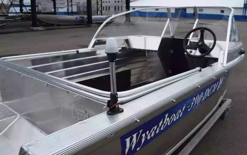 Алюминиевый катер Wyatboat-390 DCM Увеличенный борт в Самаре Алюминиевый катер Wyatboat-390 DCM Увеличенный борт в Самаре