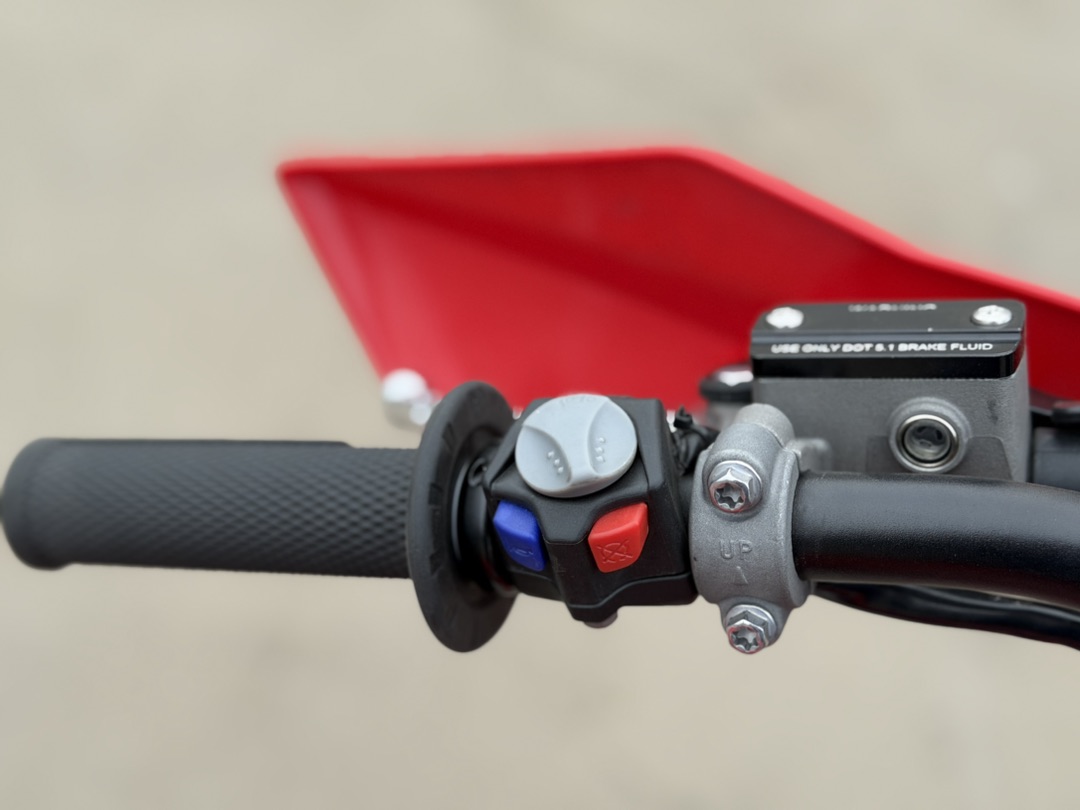 Кроссовый мотоцикл (эндуро) PROMAX WOLVERINE 302 2T EFI в Самаре