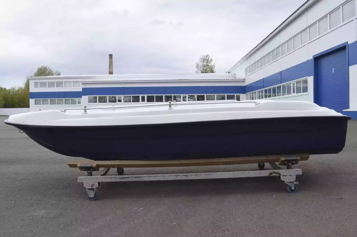 Стеклопластиковая лодка Пингвин New (тримаран) в Самаре